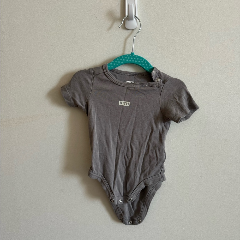 Kith baby kids Gray or Blue Kids One Piece Onesie Bodysuit 6-12mo